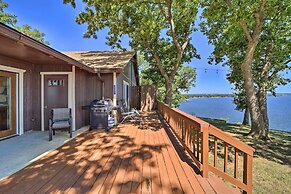 Grand Lake Views + Fire Pit: Monkey Island Home!