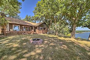 Grand Lake Views + Fire Pit: Monkey Island Home!