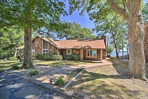 Grand Lake Views + Fire Pit: Monkey Island Home!