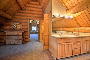 Custom Bitterroot Valley Cabin w/ Hot Tub & Views!