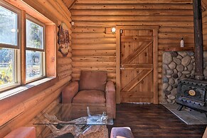 Custom Bitterroot Valley Cabin w/ Hot Tub & Views!