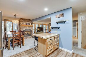 'snowdogs' Breck Condo w/ Fireplace: Walk to Lifts