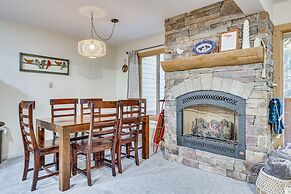 'snowdogs' Breck Condo w/ Fireplace: Walk to Lifts