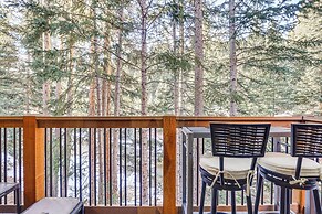 'snowdogs' Breck Condo w/ Fireplace: Walk to Lifts