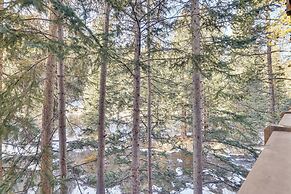 'snowdogs' Breck Condo w/ Fireplace: Walk to Lifts