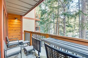 'snowdogs' Breck Condo w/ Fireplace: Walk to Lifts