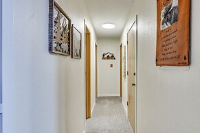 'snowdogs' Breck Condo w/ Fireplace: Walk to Lifts