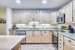 'snowdogs' Breck Condo w/ Fireplace: Walk to Lifts