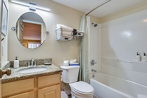 'snowdogs' Breck Condo w/ Fireplace: Walk to Lifts