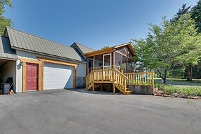 Guntersville Lake Home w/ Deck & Covered Boat Slip