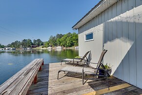 Guntersville Lake Home w/ Deck & Covered Boat Slip