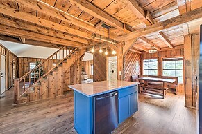 Wilburton Cabin w/ Fire Pit, Mountain Views!