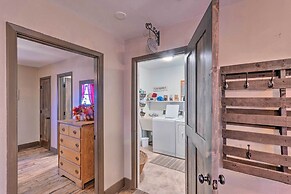 'joshuas Lodge' w/ Hot Tub + Mountain Views!