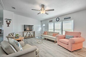 Pet-friendly Home: 10 Mi to Lake Okeechobee!