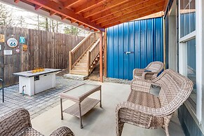 Airy Apartment With Deck - Walk to Main Street!