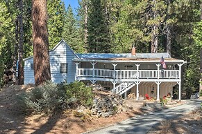 Strawberry Hill Cabin' 5 Mi to Skiing and Lake