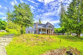 Stunning Hood Canal Getaway w/ Private Deck!
