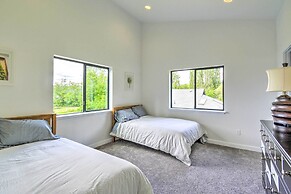 Stunning Hood Canal Getaway w/ Private Deck!