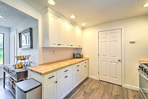 Stunning Hood Canal Getaway w/ Private Deck!