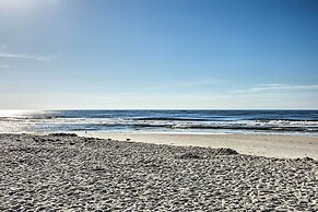 Coastal Orange Beach Condo: Resort + Beach Access!