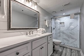 Coastal Orange Beach Condo: Resort + Beach Access!