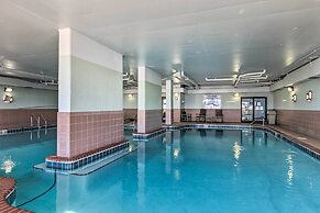 Coastal Orange Beach Condo: Resort + Beach Access!