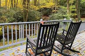Boone Cottage w/ Fire Pit & On-site Creek!