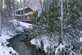 Cozy Creekside Cottage Near Boone & Asu!