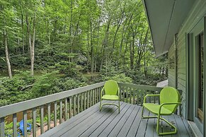Boone Cottage w/ Fire Pit & On-site Creek!