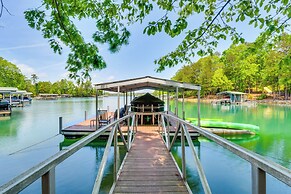 Beautiful Lake Keowee Home w/ Boat Dock & Fire Pit