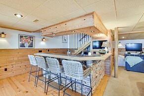 Beautiful Lake Keowee Home w/ Boat Dock & Fire Pit