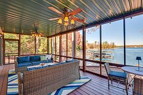 Beautiful Lake Keowee Home w/ Boat Dock & Kayaks