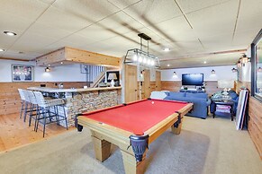 Beautiful Lake Keowee Home w/ Boat Dock & Fire Pit