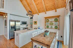 Beautiful Lake Keowee Home w/ Boat Dock & Fire Pit
