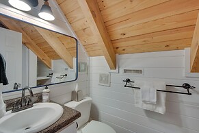 Beautiful Lake Keowee Home w/ Boat Dock & Fire Pit