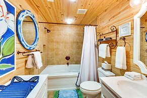 Beautiful Lake Keowee Home w/ Boat Dock & Fire Pit