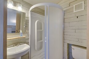 Cozy Red Feather Lakes Retreat w/ Deck & Yard