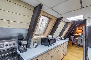 Private Hot Tub: Cabin 1 Mi to Beech Mountain!