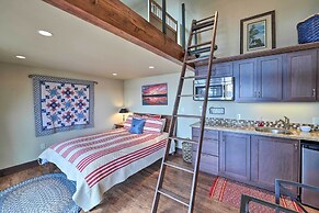 Similk Bay Retreat With Deck, Fire Pit + Hot Tub!