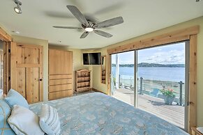Similk Bay Retreat With Deck, Fire Pit + Hot Tub!