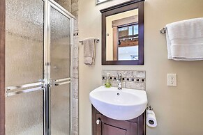 Similk Bay Retreat With Deck, Fire Pit + Hot Tub!