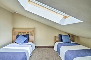 Similk Bay Retreat With Deck, Fire Pit + Hot Tub!