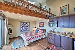 Similk Bay Retreat With Deck, Fire Pit + Hot Tub!