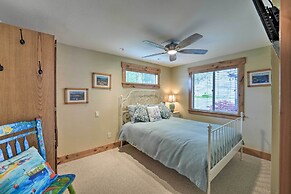 Similk Bay Retreat With Deck, Fire Pit + Hot Tub!