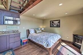 Similk Bay Retreat With Deck, Fire Pit + Hot Tub!