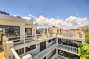 Gorgeous Penthouse Villa w/ Deck & Ocean Views!