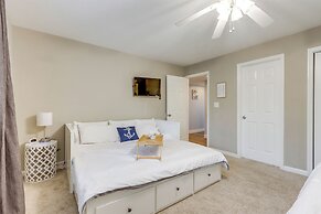 Walk to Shops & Lake: Pool-view Osage Beach Unit