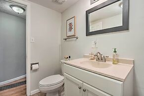 Cozy South Bend Retreat < 2 Mi to Notre Dame!