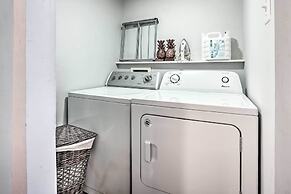 Cozy South Bend Retreat < 2 Mi to Notre Dame!