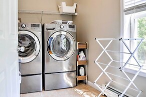 Colonial-style 'warwick Retreat' - 1 Hour to Nyc!